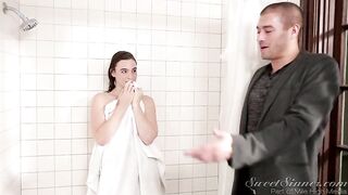 Sister Boyfriend fuck elder sister in shower