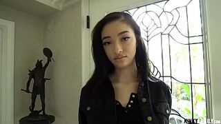 Kinky Family - Fucking stepsis Scarlett Bloom before a party