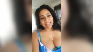 North indian aunty show her off