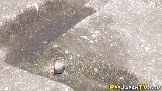 Japanese teen skanks pee