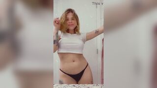 Novinha LINDA gostosa! dançando Flores da Luisa Sonza - instagram @oieusoumaru - Onlyfans.com/marukarv