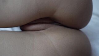 PRETTY SHAVED CLOSE UP PUSSY MASTURBATION