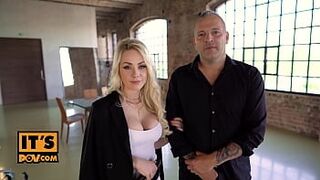 Threeway fetish slut Angie Lynx trials her new digs - itsPOV