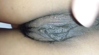 JAMAICAN GAL RUBBING FOR PUSSY