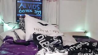 Girls4cock.com *** siswet19 flashing ass on live webcam