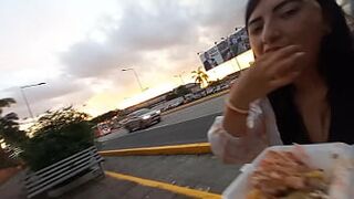 NICE AFTERNOON TO FIND A BEAUTIFUL TO INVITE HER TO MY HOUSE (in public)