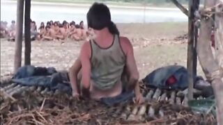 canibal Holocaust Hot Scene
