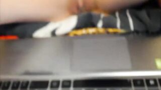 Creamy pussy on webcam