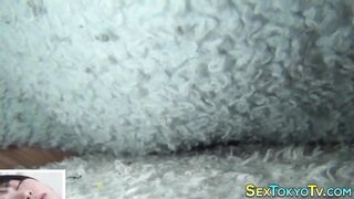 Japanese babes pussy gets peered at