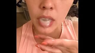 Shy Lynn - shoot a huge load in my mouth to play with and lick up