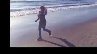 Mini Richard Big Boobs Beach Run Kiss