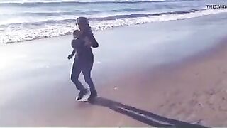 Mini Richard Big Boobs Beach Run Kiss