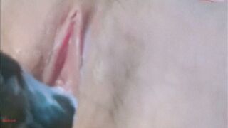teen girl masturbates and squirts