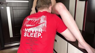 Hot mom really wants to fuck and she decides to seduce the courier