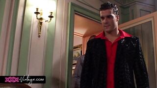Hard orgy in a parisian swinger flat