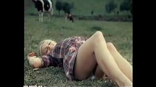 Girls seduce and flee