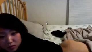 Asian hot babe masturbates for the cam
