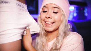 Blonde with an angelic face seduces her friend's cock while answering messages on Whatsapp