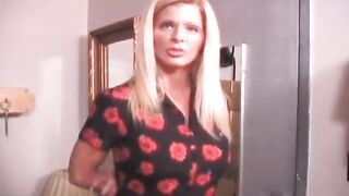 Hot sexy nice body blonde MILF gets