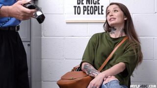 Shoplifter Vanessa Vega fucks her way out of trouble