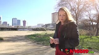 Bárbara Grey had never tought about riding a BIG BLACK COCK... Until now!