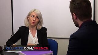 Blonde cougar wants it in the ass