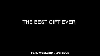 Horny Milf Carmela Clutch Gets Special Gift From Stepson For StepMother's Day