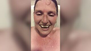 Hot, sweaty and horny in the bath