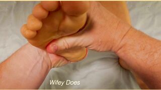 Wifey gets her feet and toes massaged