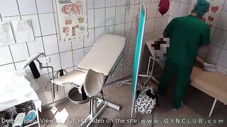 Exelent orgasm on gyno chair