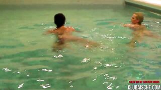 Cumwalk in Public and a nice underwater fuck in the Pool