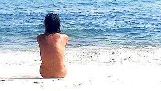 Exposed Sexy Couple at the beach, sex in public