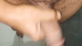 Lorda hila ke chut marne mai bahut maja aata hai koi ladki h