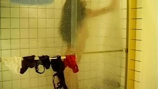 Hot German slut riding a hard pecker in the kitchen
