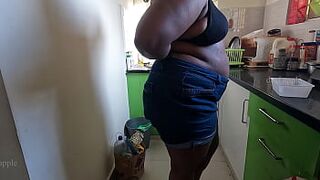 Hidden cam catched what my maid doing in kitchen while working