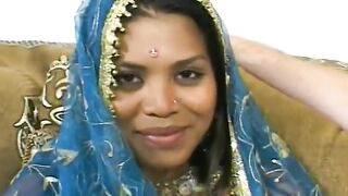 Indian floozie improves her English linguistic exercises in company of four American studs