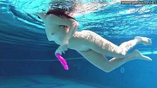 Hot Russian Jessica Lincoln in the pool