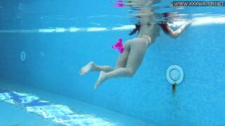 Hot Russian Jessica Lincoln in the pool