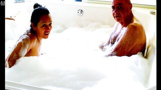 FUN AND SEX IN JACUZZI