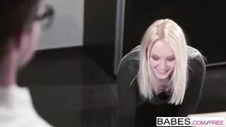 Babes - Office Obsession - (Lutro, Lola Taylor) - Necklace