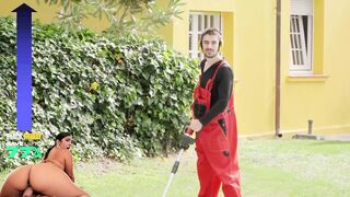 Jordi Minds His Own Business When Stunning Sara Retali & Sara Diamante Tempt Him With Their Amazing Curves - BRAZZERS