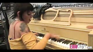 pussy munching emo babes 016