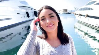Sarah, 21 ans, hôtesse à Saint Tropez