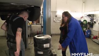 Secretary gives up her asshole for a job