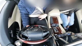 A frustrated married woman makes me ejaculate with a handjob while driving
