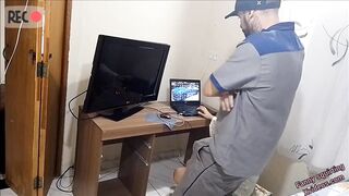 Gostosa atendeu o Manutencista safado