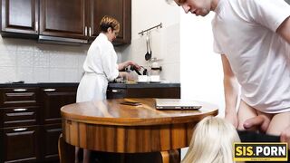 SISPORN. Horny guy stretches cute stepsister behind stepmom’s back