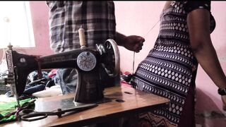 Tailor ne bhabhi ka naap lete lete bhabhi ko hi chod dala