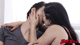 Curvy MILF Lea Lexis gets pussy licked before being pounded
