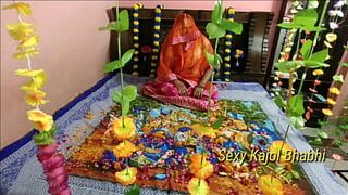 (Obscene in Hindi) The hottest video ever, watching which big people will lose their water. Thirsty mother celebrated her honeymoon with her son for twenty years.